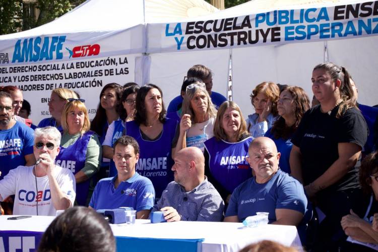 Fuerte acompañamiento a la Carpa Blanca y las “Mil Clases” en Rosario