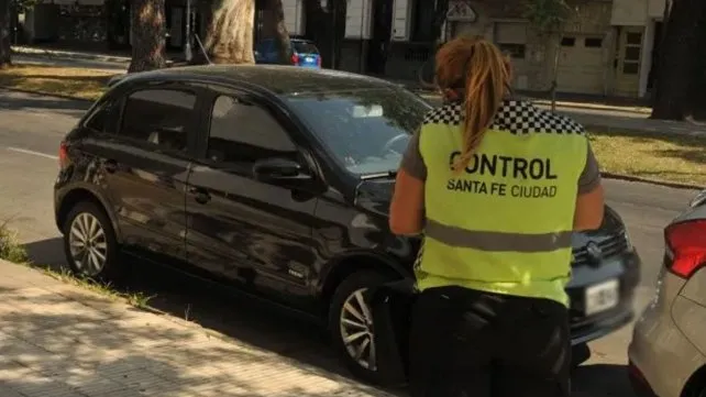 Multas en Santa Fe: un concejal de La Libertad Avanza denuncia "un sistema recaudatorio que creció un 2100% en dos años"