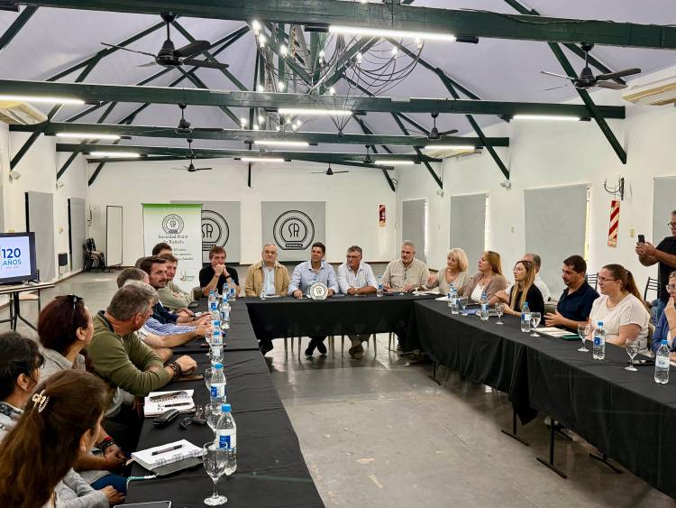 Reunión de la Sociedad Rural de Santa Fe, Calvo y autoridades locales en el dpto. San Cristóbal