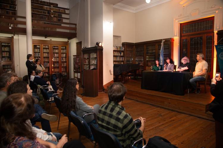 Ediciones UNL y Eduner vuelven a editar a Juanele