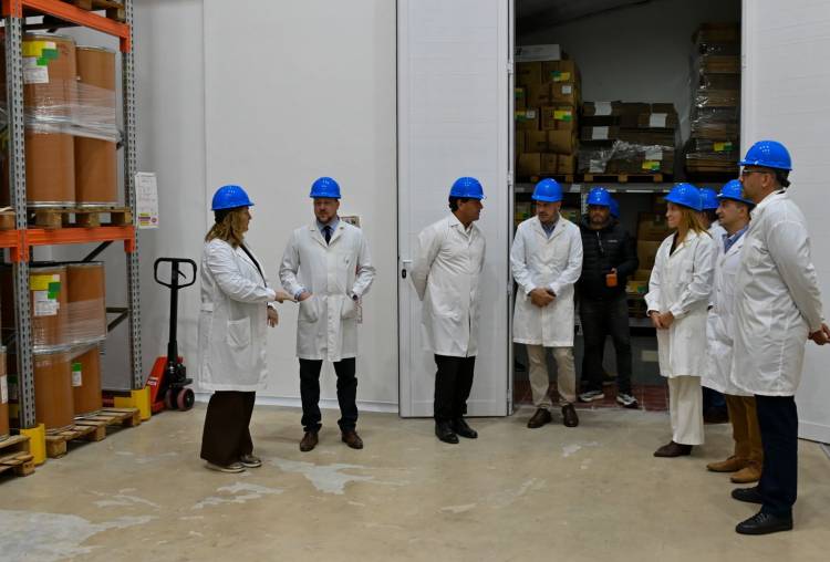 Ciancio: “Mientras Nación usa la motosierra, Santa Fe refuerza la producción pública de medicamentos”