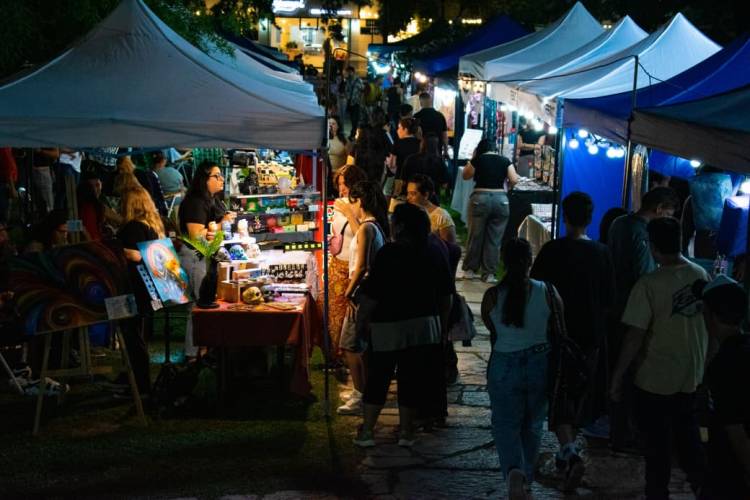 La Feria de Mujeres Emprendedoras vuelve a Plaza Libertad con propuestas para toda la familia