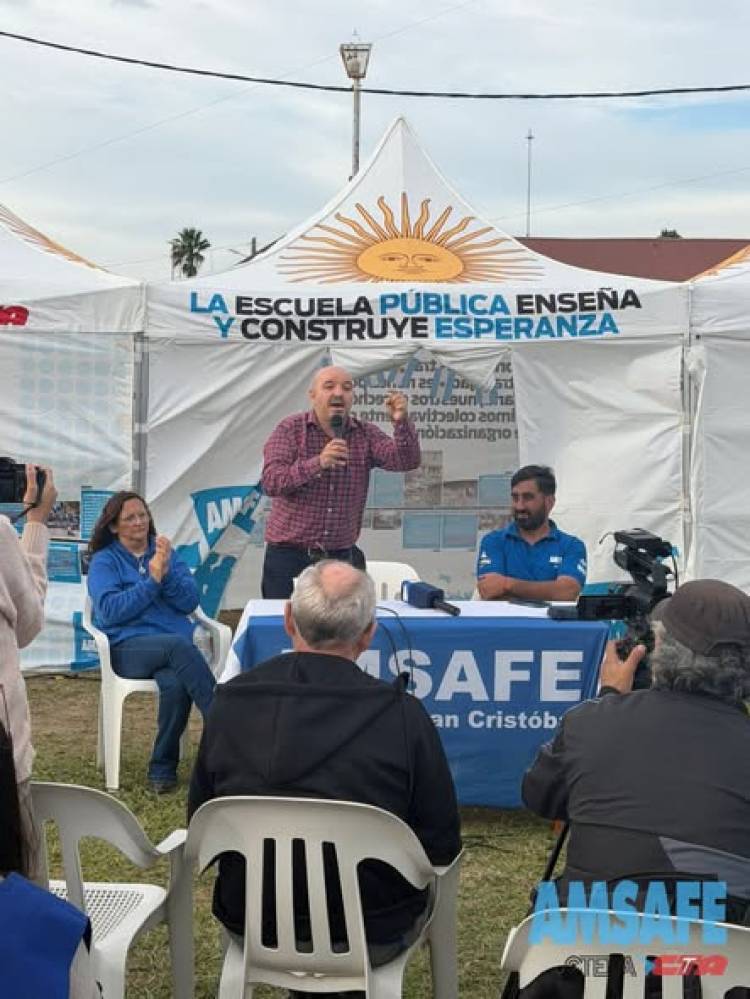 La Carpa de la dignidad docente se instaló en Céres