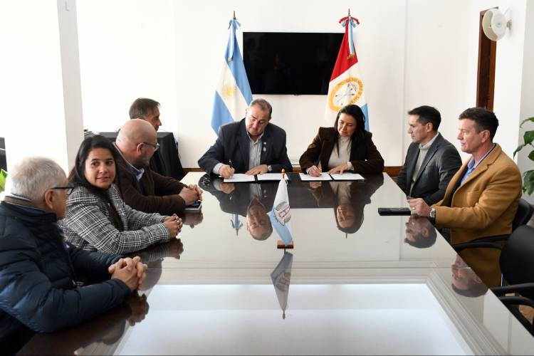 La Municipalidad firmó un convenio para promover la gestión eficiente en los edificios de la ciudad