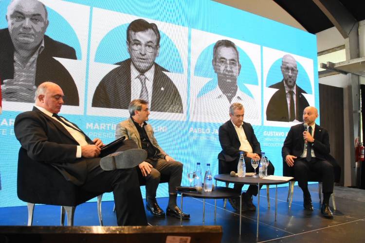 Pullaro: “Nuestro gobierno es aliado de la industria y siempre va a defenderla porque genera empleo”
