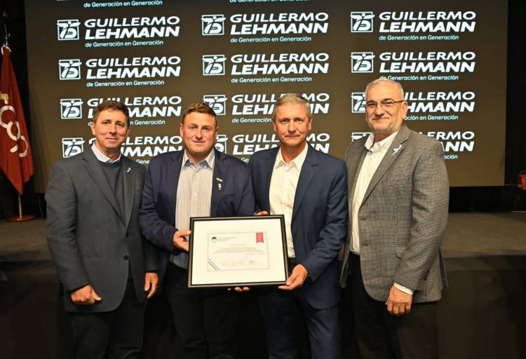 Calvo participó del festejo del 75 anivesario de la Coop. Guillermo Lehmann 