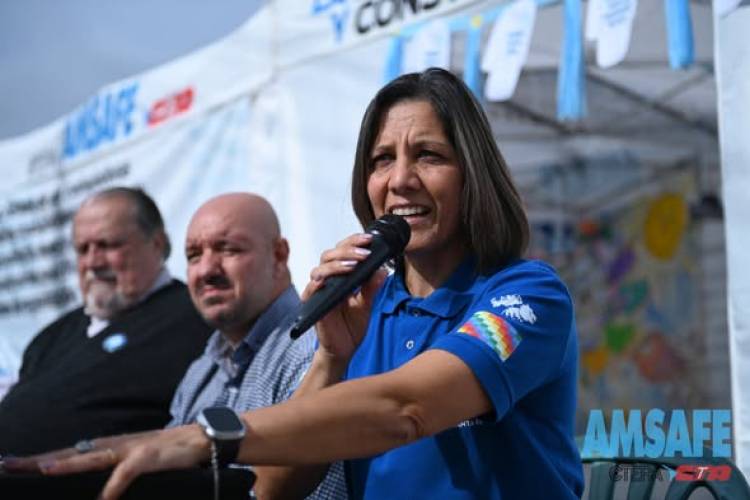 La Carpa Docente sigue recorriendo la provincia, esta vez llegó a Vera