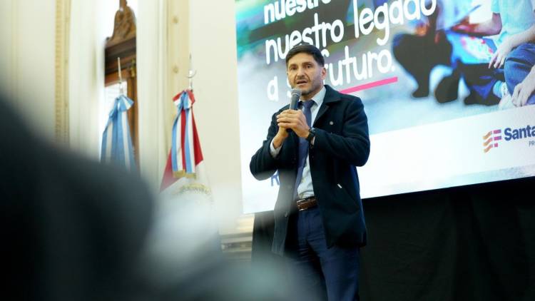 El Plan Raíz mejoró un 22,6 % la lectura de los chicos: “Estamos construyendo el camino correcto”, marcó Pullaro