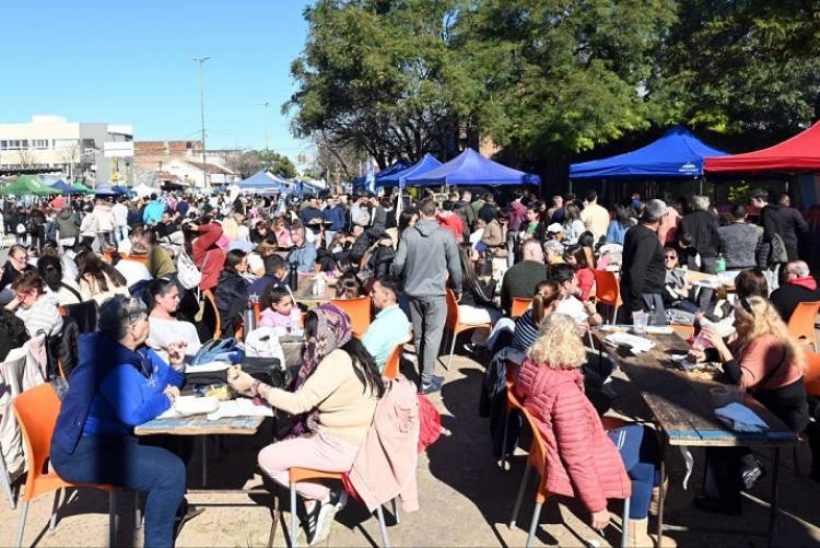 Agenda Santa Fe: celebraciones patrias y actividades lúdicas infantiles con clima de mundial