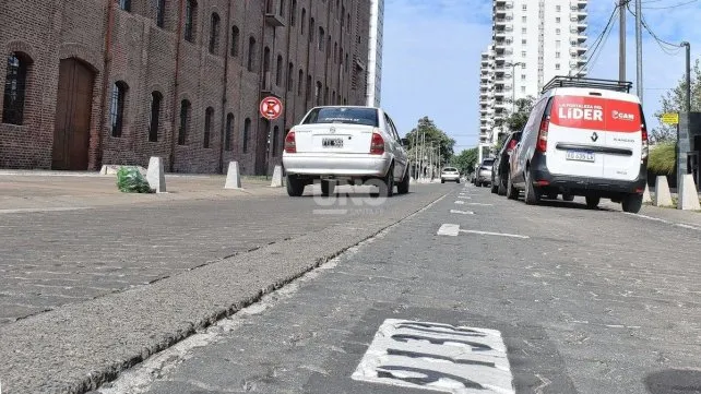 Un concejal denunció que el municipio "duplicó" las dársenas del SEOM sin informarlo públicamente