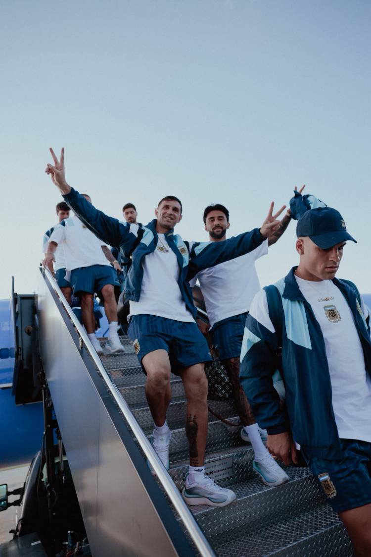 “Lo veo mal, está jugando a…”: la desopilante ironía del Dibu Martínez sobre el nivel de Messi en el Mundial