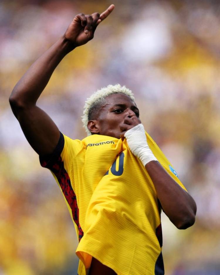 Ecuador hace historia, vence a Alemania y se mete en 16avos. de final