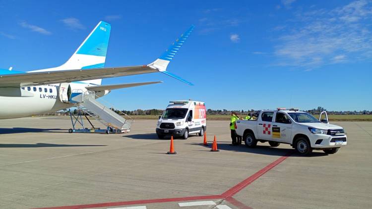 27 vuelos sanitarios consolidan al Aeropuerto Internacional de Rosario como pieza clave de la logística provincial