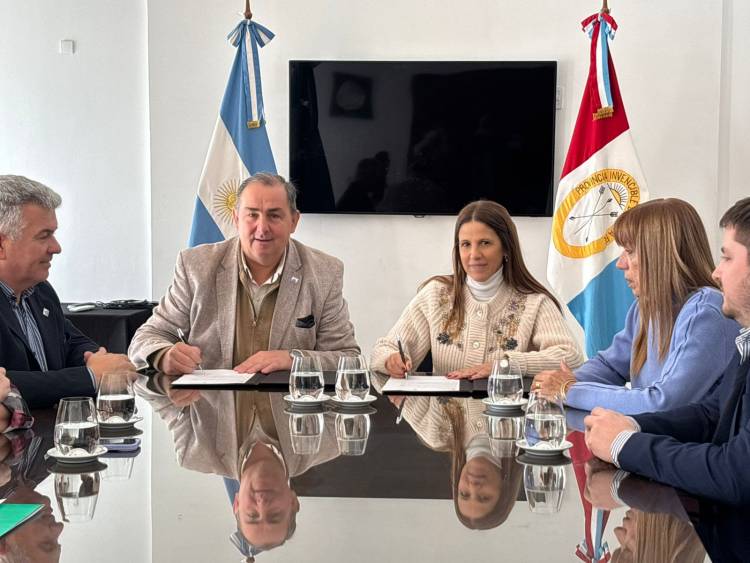 El Municipio y el Colegio de Escribanos renovaron un acuerdo social de regularización dominial