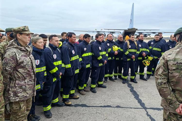 Misión internacional: la brigada de rescatistas de Santa Fe ya viaja a Venezuela con 8 toneladas de equipos técnicos