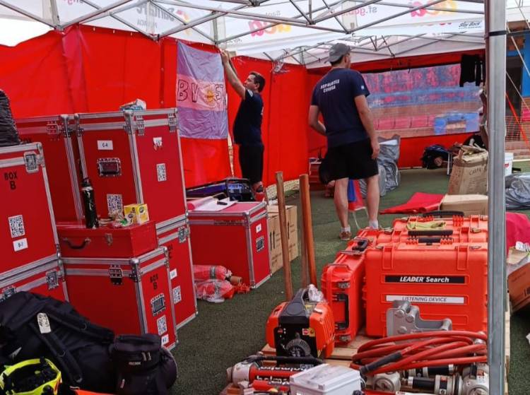 La brigada USAR de Santa Fe comenzó sus tareas en el epicentro de las zonas afectadas por los terremotos en Venezuela