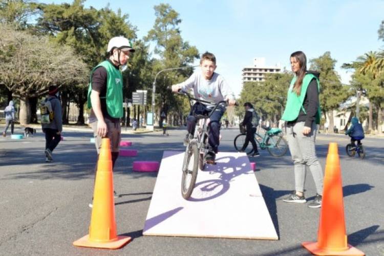 Agenda deportiva: las vacaciones de invierno se disfrutan en los polideportivos y en Calle Recreativa