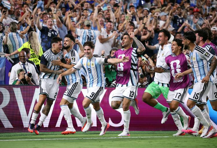 A dos días de la final del Mundial, el Atlético de Madrid confirmó que no venderá a Julián Álvarez