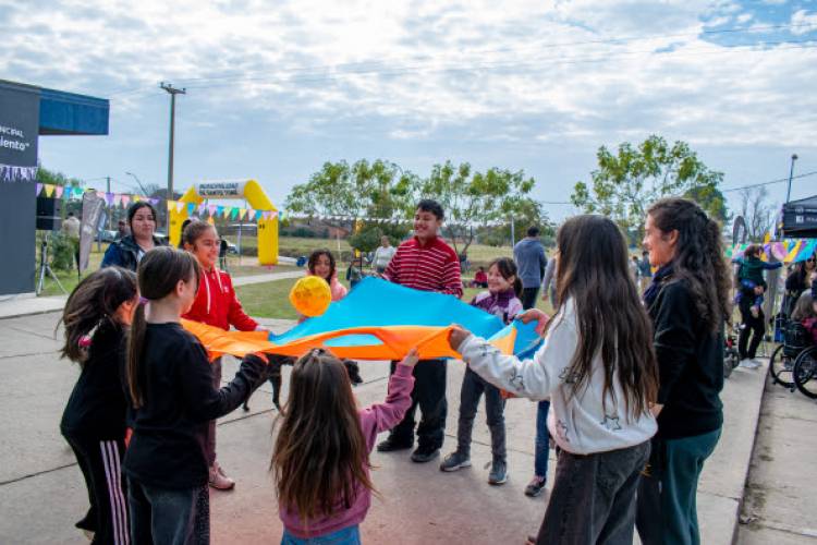 Cientos de niños disfrutaron las vacaciones de invierno en la ciudad