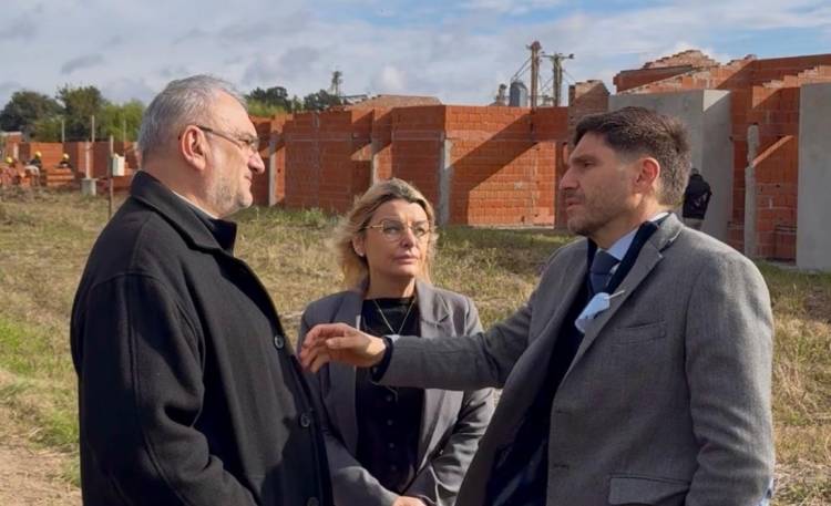 Calvo acompañó la visita del gobernador Pullaro a la localidad de Maria Juana