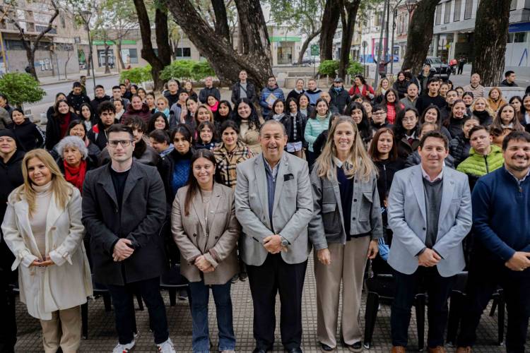 La Municipalidad entregó más de 300 certificados por cursos de capacitación en Capital Activa