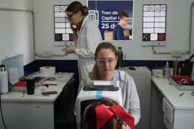 Santa Fe Acá y el Tren de Capital Humano acercan servicios gratuitos a miles de vecinos en la Estación Belgrano