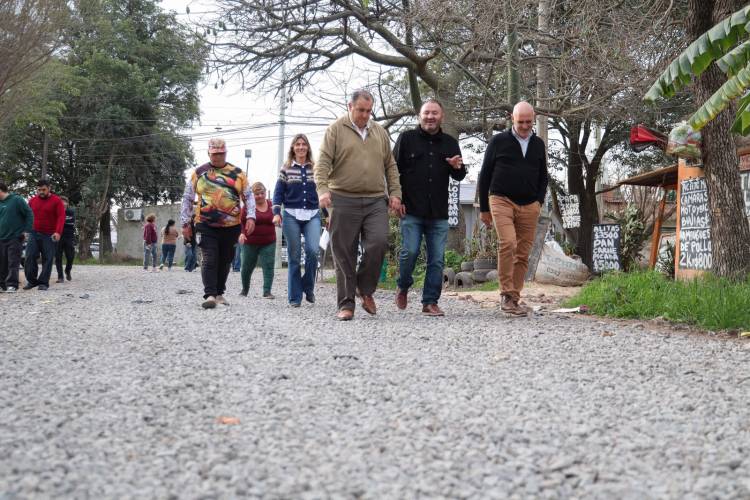 Se realizaron más de cien cuadras de estabilizado pétreo en Nuevo Horizonte y Entrada Norte
