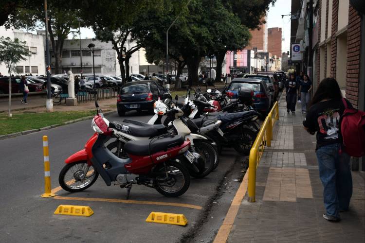 La Municipalidad ordena el tránsito con nuevos espacios exclusivos para motos