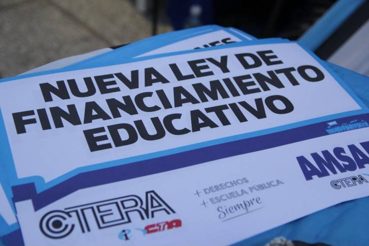 El gobierno provincial vuelve a castigar a la docencia que defiende la escuela pública 