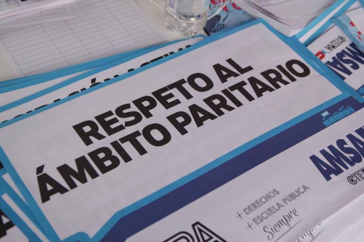El gobierno provincial vuelve a castigar a la docencia que defiende la escuela pública 