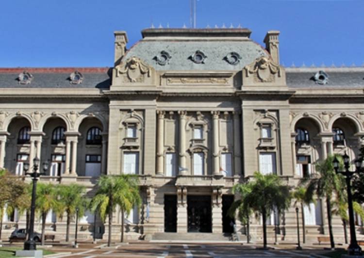 Todas las escuelas de la Provincia de Santa Fe estarán abiertas con normalidad este lunes