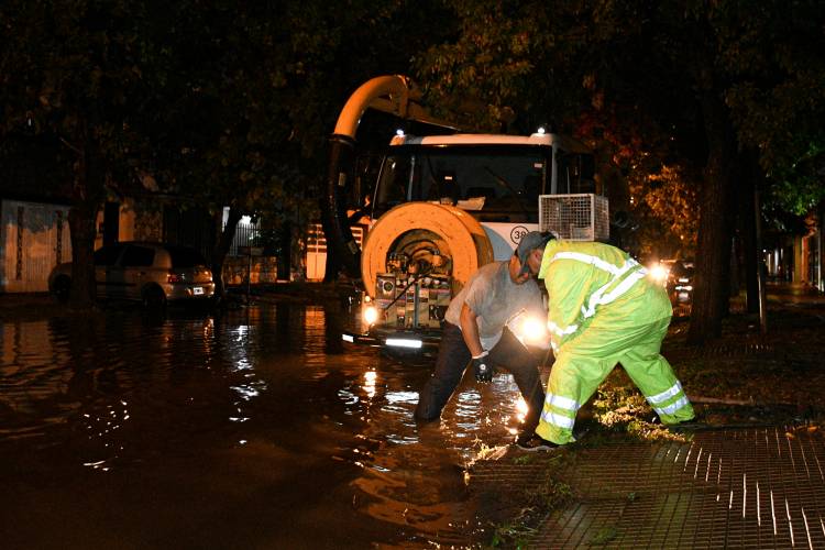 Poletti detalló cómo se prepara Santa Fe para recibir a El Niño: 54 estaciones de bombeo, refugios y asentamientos bajo la lupa