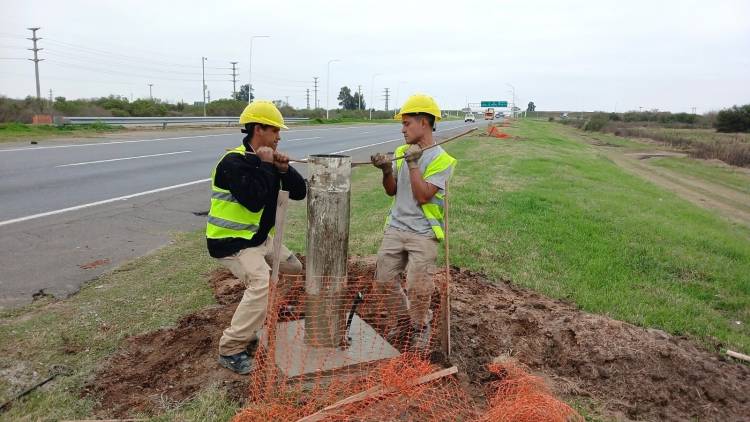 La Autopista como nunca antes: comenzaron los trabajos de iluminación entre Sauce Viejo y Santo Tomé