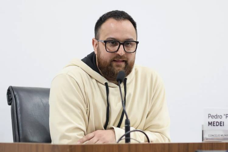 “El Profe” Medei pidió declarar la Emergencia Hídrica: “Para los Juegos Suramericanos hacen desagües, pero para los barrios frazadas y velas”