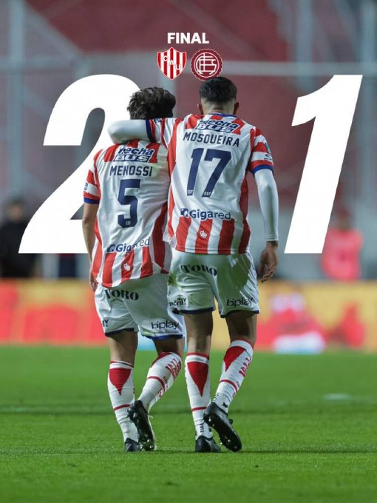 Mosqueira, tras el golazo que hizo estallar al 15 de Abril: "Fue una noche soñada y el viento me ayudó"