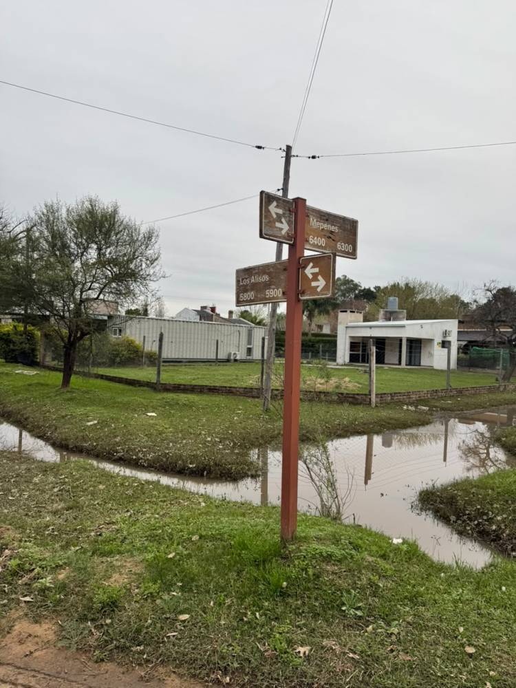 Desagües obstruidos y calles anegadas: vecinos de Colastiné Norte reclaman mantenimiento y un plan de contingencia