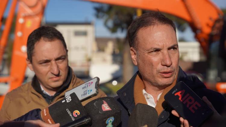 Mejor preparados ante El Niño: la gestión de Pullaro adjudicó las obras de limpieza de 12 canales troncales