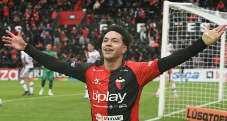 Colón goleó a Patronato en el Brigadier