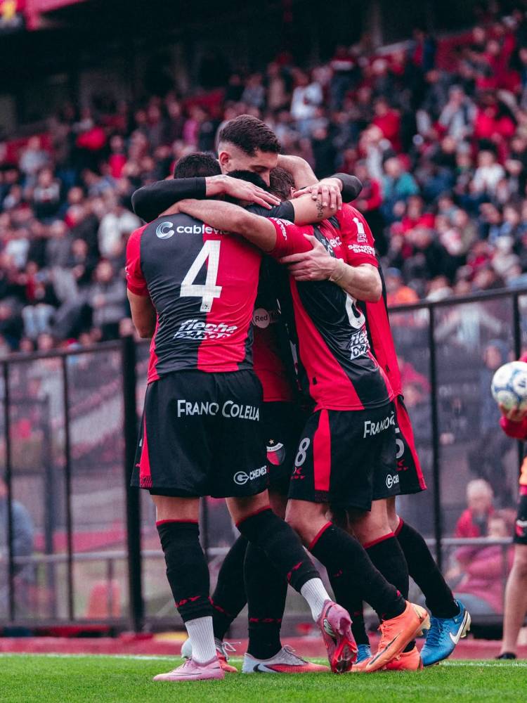 Delfino, tras la goleada de Colón: “Tenemos que disfrutar esto”