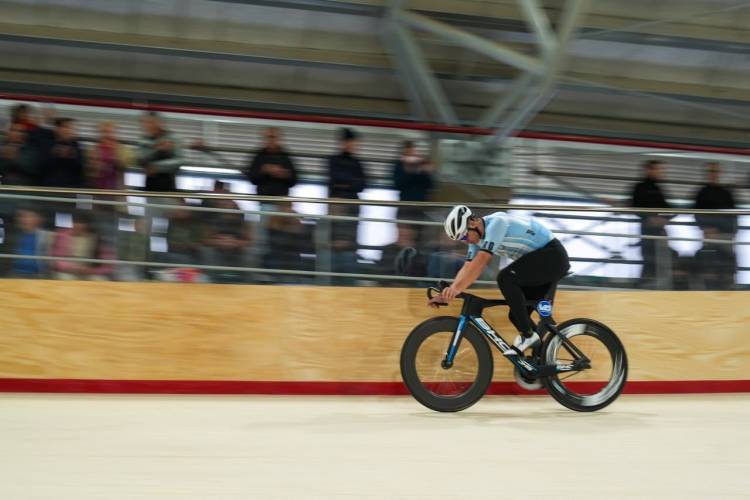 De la mano de Adrian Della Torre conocemos el Invencible Velódromo de Rafaela