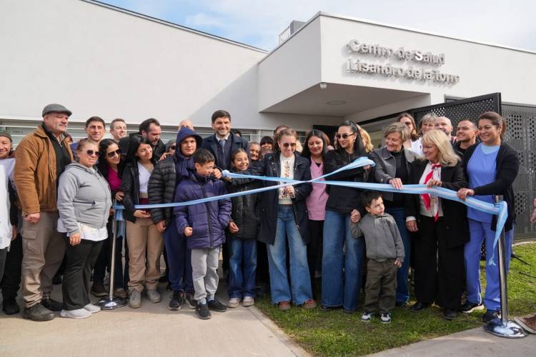 Pullaro inauguró las obras del Centro de Salud en barrio Las Vegas de Santo Tomé