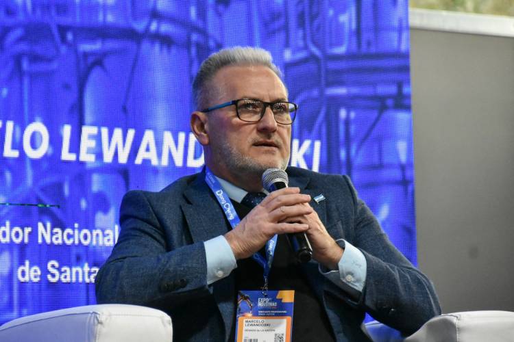Lewandowski: "No alcanza solo con extraer; necesitamos una industria nacional que produzca y genere empleo"