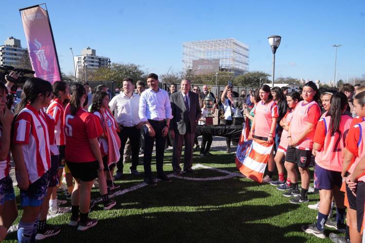 Juegos Suramericanos: Pullaro inauguró obras deportivas en el predio de la Asociación Rosarina de Fútbol