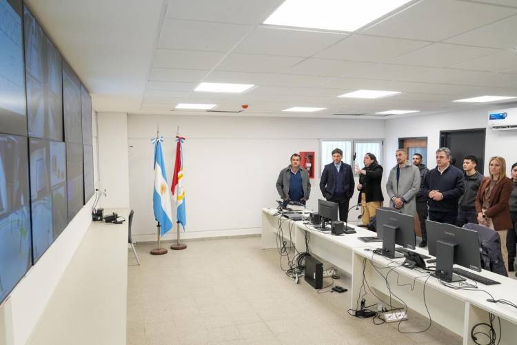La Unidad Penitenciaria de Recreo incorpora monitoreo con inteligencia artificial, reconocimiento facial e identificación de voz para controlar llamadas