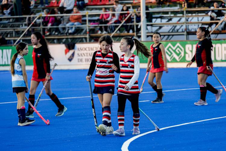 Poletti acompañó la inauguración de las nuevas instalaciones de la Asociación Santafesina de Hockey