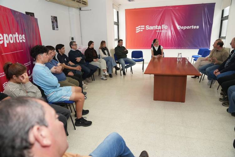 Provincia completó la entrega de becas a los 64 deportistas santafesinos que competirán en los Juegos Suramericanos
