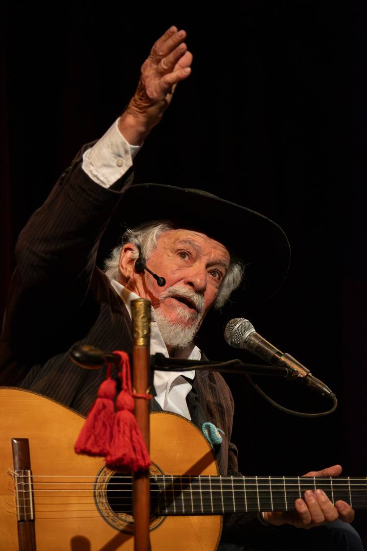Orlando Vera Cruz brilló en el Teatro Municipal