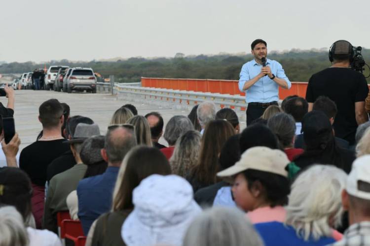 Pullaro inauguró cuatro nuevos puentes de hormigón en el norte de la provincia