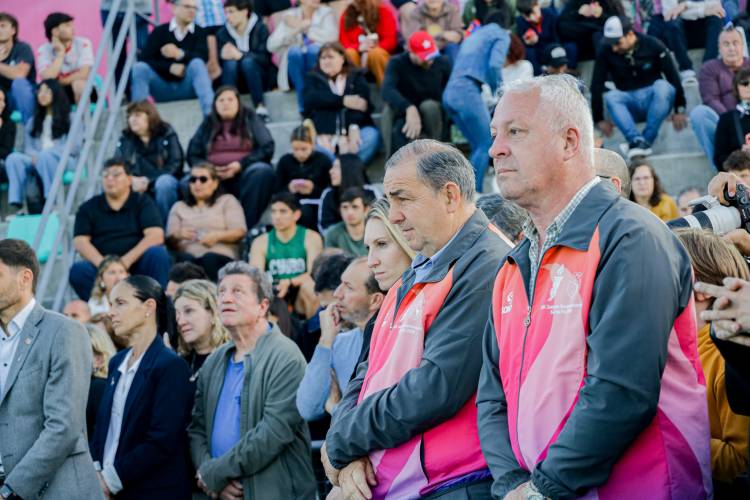 Quedaron inauguradas la nueva pista de atletismo del CARD y las obras de Bulevar Tacca