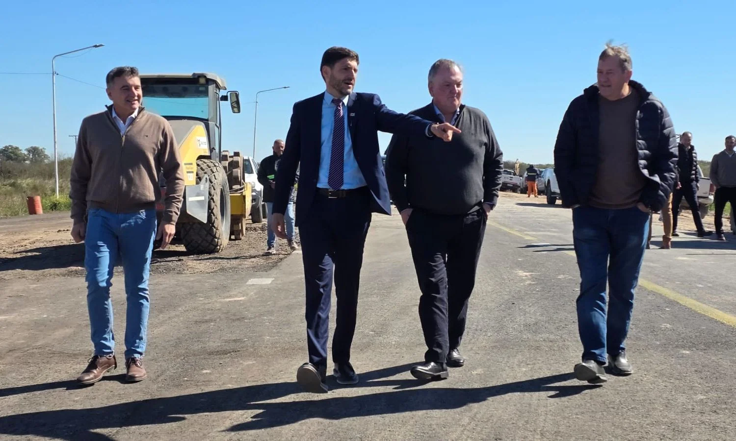 El Gobernador Pullaro y el Senador Michlig recorrieron la etapa final de la obra del puente sobre A° San Antonio en RP4